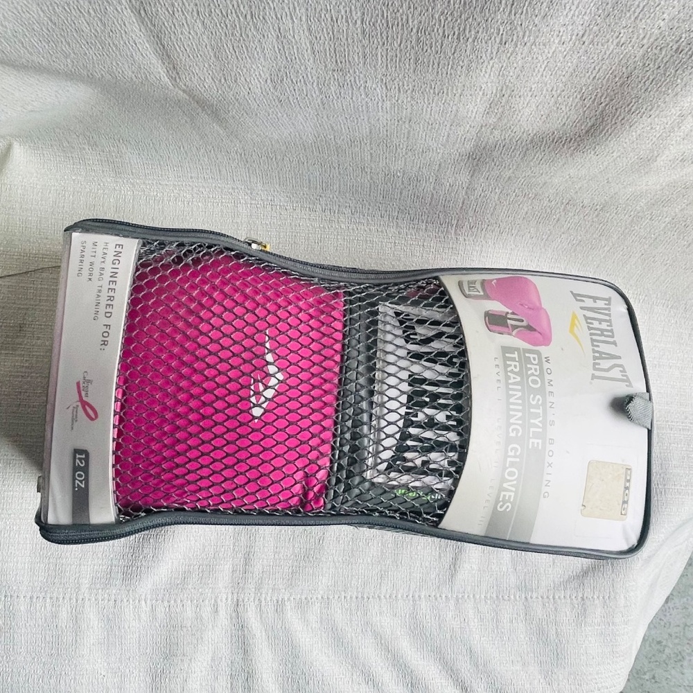 Everlast Fuchsia Boxing Gloves Level 1 - Picture 5 of 8